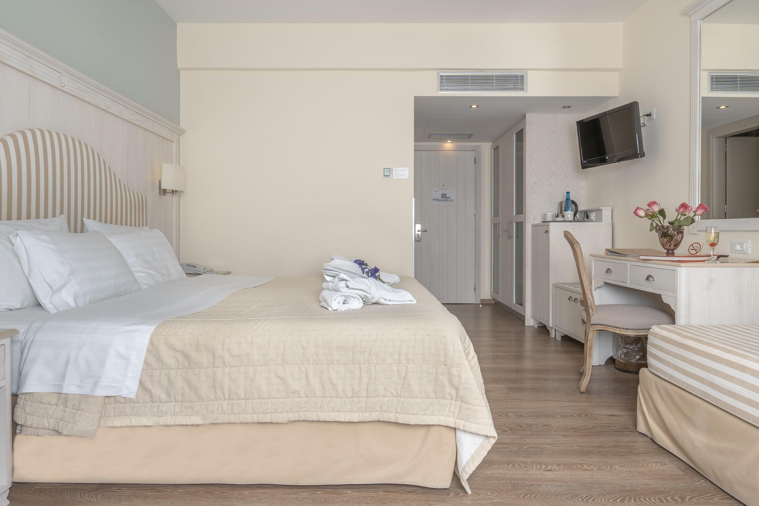 Art Hotel Debono (Adults Only) Gouvia Exteriör bild