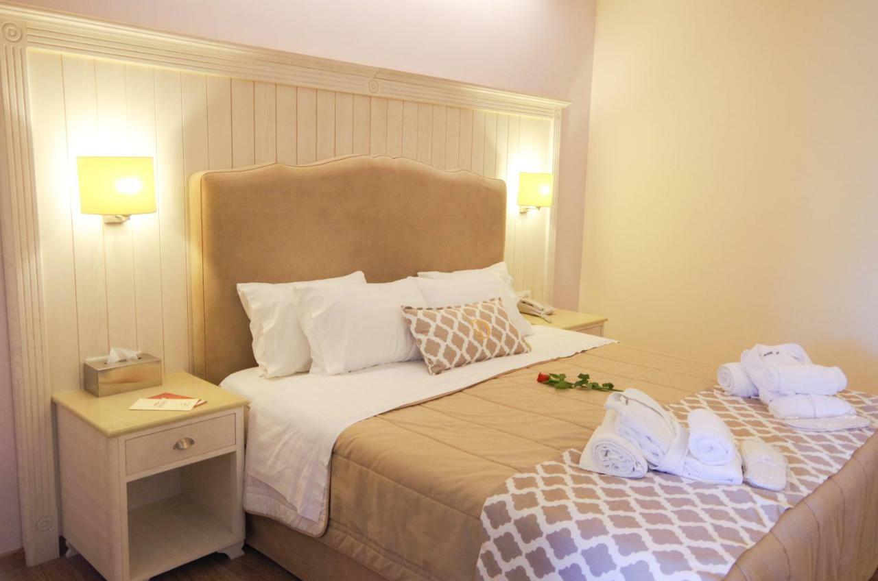 Art Hotel Debono (Adults Only) Gouvia Exteriör bild